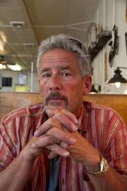 Howard Arthur Pape Obituario