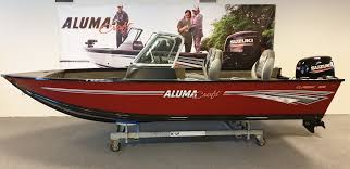 The classic 165 cs provides comfort underway by combining a symphony of hull shapes with robust build features. Alumacraft Classic 165 Sport Tema Marine