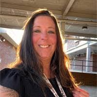 Kerri Morton's Instagram, Twitter & Facebook