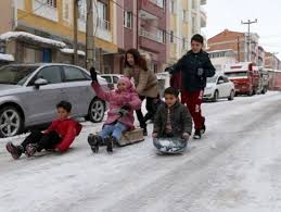 Çalışan binlerce vatandaş ise 31 aralık resmi tatil mi? 31 Aralik Pazartesi Okullar Tatil Mi 4 Gun Tatil Var Mi