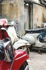 ป กพ นโดย fauzan ramon ใน abandoned vespa