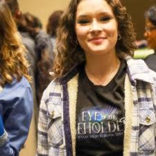 Tonight, Gathering of the Girls is happening in the Fellowship Center at 7  pm with a special Meet & Greet with Mrs. Carla Evans. 👉Come early at 6:30  pm for light refreshments,