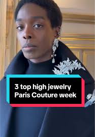 Jewel Rocks Fashion Week Di Paris