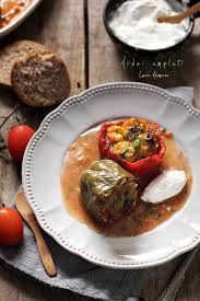 Ardei umpluti romanesti, reteta clasica, cu umplutura din tocatura de carne si orez. Ardei Umpluti Cu Carne Reteta Veche Cu Secrete Laura Adamache