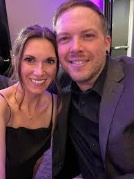 Deanna Gray's Instagram, Twitter & Facebook