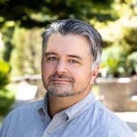 Correo electrónico y teléfono de Eric Osuna