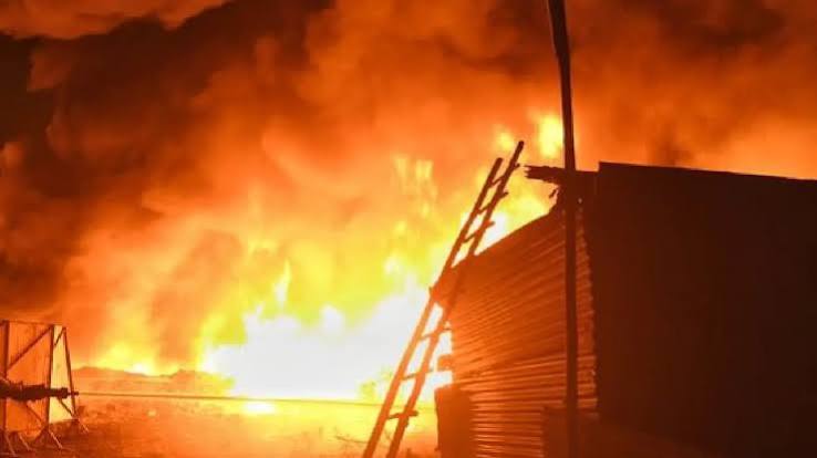 Fire Incident at multi storey building in Kolkata