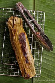 Letakkan tongkol di atas daun pisang, lapisi dengan bumbu halus. Pepes Tongkol Bumbu Kuning Recipe