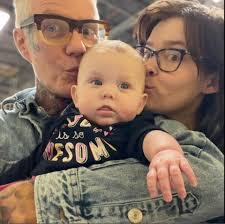 Robert Lockamy's Instagram, Twitter & Facebook