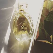 парфюмерная вода для женщин Faberlic By Valentin Yudashkin Gold Moya Lyubimaya Parfyumernaya Voda Faberlic By Valentin Yudashkin Gold Verhnie Noty Italyanskij Apelsin Listya Fialki Noty Serdca Fialka Fialki Noty Listya