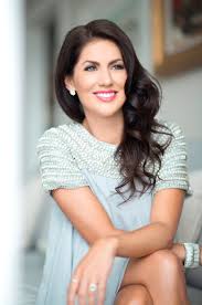 Jillian Harris Shares Her Top Tip For Holiday Decorating Jillian Harris Headshots Women Party Hairstyles