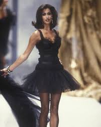 Thesupermodelfiles On Instagram Yasmeen Ghauri For Chanel Haute Couture F W 1991 Karllagerfeld Chanel Haut Fashion 90s Runway Fashion 90s Fashion Outfits