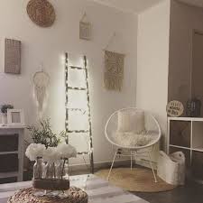 55 Interieurs Cocooning Reperes Sur Pinterest En 2020 Decoration Salon Cosy Decoration Salon Cocooning Idee Deco Salon Cocooning