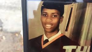 Fatally wounded, driver crashes car into yard in Miami, police say