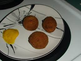 In a large skillet, cook the beef, 3 tablespoons onion, 2 tablespoons red pepper and 1 tablespoon green pepper over medium heat until meat is no longer pink; Beef Croquettes Recipe Dutch