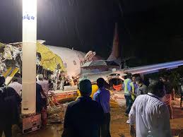 Air India Plane Crashes During Landing at Kerala's Kozhikode Airport. 18  Killed, Including 2 Pilots – Times Famous