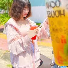 Khán giả đã quen với seo ye ji phiên bản tóc dài sang chảnh huyền bí của điên thì có sao thì thật bất ngờ khi trong tập 7, cô nàng lại nhưng thực sự là kiểu tóc này rất hợp với hình ảnh lạnh lùng, huyền bí của nhân vật ko mun yeong mà seo ye ji thể hiện. Tik Toker VÅ© Thá»‹ Khanh Huyá»n