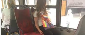 Maybe you would like to learn more about one of these? Won Z Mojego Miasta Zona Posla Pis Zaatakowala Dziewczyne Z Teczowa Torebka Antyfake