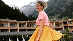Oktober 1997 (folge 1338) ist nina bott bei „gute zeiten. Gzsz Star Nina Bott Urlaubt In Sudtirol
