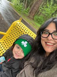 Motherhood mini sessions at Wild Hearts Farm