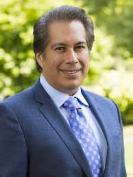 Vanderbilt music school dean to step down