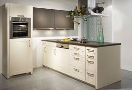 Kuche In Creme Kucheninsel Www Dyk360 Kuechen De Kuche Kuchen Inspiration Kuchenfarbe