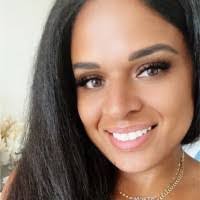 Kendra Elliott's Instagram, Twitter & Facebook