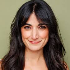 Lisa Bolster's Instagram, Twitter & Facebook