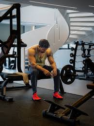 This post is for people who think /ask me why do I always stay so  consistent with my training, diet & always stay in good shape & this post  is also for