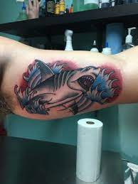 Traditional Shark By Chris Freeworld Tattoo Ottawa Ca Tattoos Chris Shark