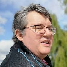 Andrew Standish's Instagram, Twitter & Facebook