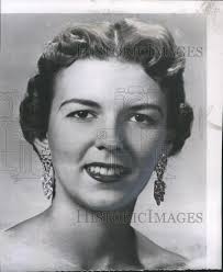 1955 Press Photo Dawn Hebert Named Sugar Bowl Queen