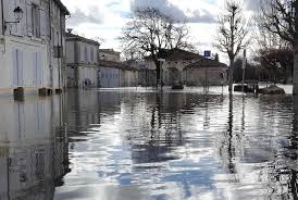 Pagescommunity organizationsports clubaviron saintaisvideosinondations saintes 2021. Inondations A Saintes La Charente Investit La Ville Et Ses Environs
