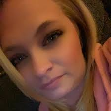 Samantha Barge's Instagram, Twitter & Facebook