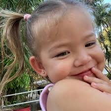 Baby Amila "Bean" Sabine then and now!🤍 She is the lovely daughter of  Angelica Panganiban and Gregg Homan. Read related article here:  https://tinyurl.com/5884eda5 Photos courtesy of @iamangelicap and  @ryan_agoncillo