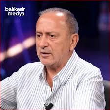 🇹🇷 Sındırgı'da deprem sonrası buruk ama coşkulu 29 Ekim kutlaması  Balıkesir'in Sındırgı ilçesi, geçtiğimiz günlerde yaşanan 6.1  büyüklüğündeki deprem sonrası bir yandan yaralarını sararken, diğer yandan  Cumhuriyet Bayramı'nın 102. yılını coşkuyla ...