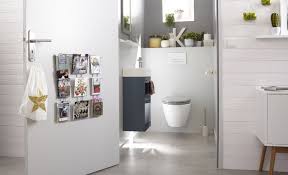 Les Wc Aussi Ont Droit A La Deco Leroy Merlin En 2020 Decoration Toilettes Idee Toilettes Deco Toilettes