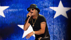 Kid Rock tập hợp những người ủng hộ Trump tại RNC khi rocker này hướng đến