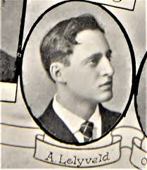 What is the history of the RE Lee shoe store in Colville?