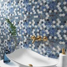 The individual tiles are cut by a waterjet process giving them smooth beveled edges. 10 8 X 11 5 Blue And White Hexagon Glass Mosaic Tile Tile Club