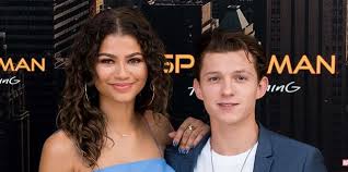 Jun 18, 2021 · henry cavill's girlfriend natalie viscuso released a statement explaining the 2008 photo from a tv show in namibia. Tom Holland And Zendaya Photographed Kissing After Dating Rumours