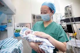In a surprise, she instead gave birth to nonuplets in morocco, where she was flown in march to receive specialist care, reports reuters. Woman Gives Birth To Twin Brothers 10 Years Apart In China