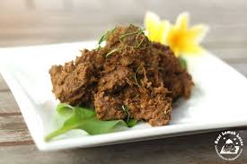 Bahan resepi rendang untuk 1/2 ekor ayam untuk versi kedua, kami berikan rendang ayam hijau hasil sumbangan puan inaz iska.terima kasih puan.nak ganti ayam dengan daging pun boleh. Facebook