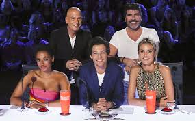 On may 26, 2010, simon cowell left the show to pursue introducing the american version of his show the x factor for 2011. Louis Tomlinson Giudice Ad America S Got Talent Il Teaser Video Team World