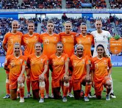 Vivianne miedema is topscorer van oranje én de engelse competitie. Nederlands Vrouwenelftal Onsoranje