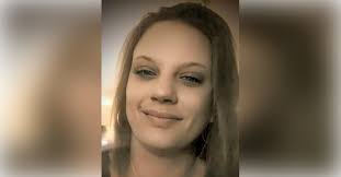 Kim Riccardi's Instagram, Twitter & Facebook