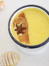 Kurkuma Gewurz Mit Heilkraft Golden Milk Weltbild De In 2020 Goldene Milch Rezept Kurkuma Tee Rezepte