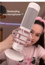 Bedazzled my football cleats. 🌹