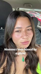 Alyssa Barrows's Instagram, Twitter & Facebook