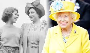 The children's party at the palace. Queen Elizabeth Ii News Body Language Confident With Queen Mother In Latest Pictures Express Co Uk